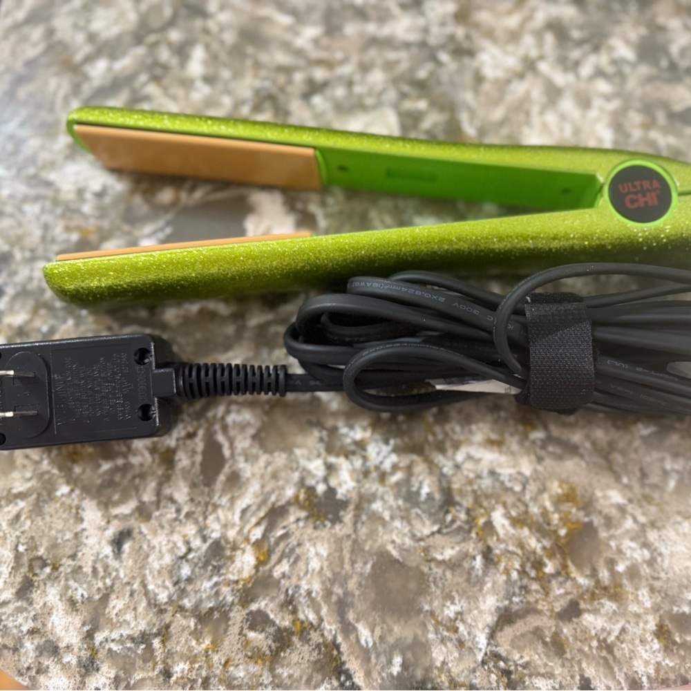 CHI Ultra Chi Flat Iron with Case